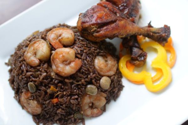 Read more about the article Black Mushroom Rice with Shrimp and Baked Chicken