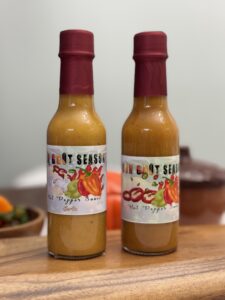 small-organic-hot-pepper-sauce-gift-box-original-garlic.jpg